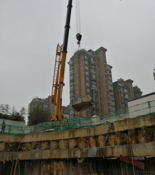 �ϲ����^(q��)25����܇(ch��)���������Ƅ�(d��ng)���b���b�DƬ